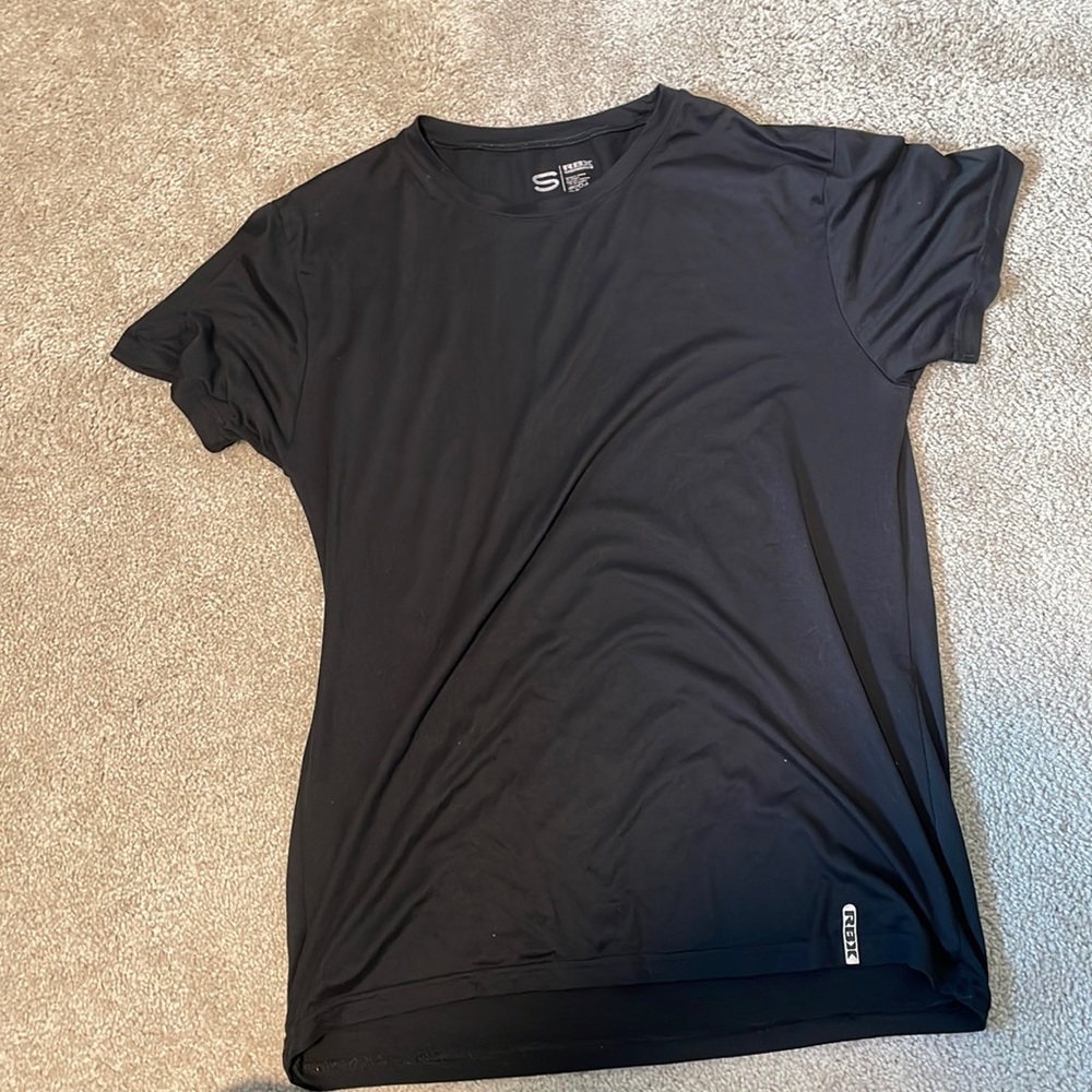 blank black stretchy t-shirt